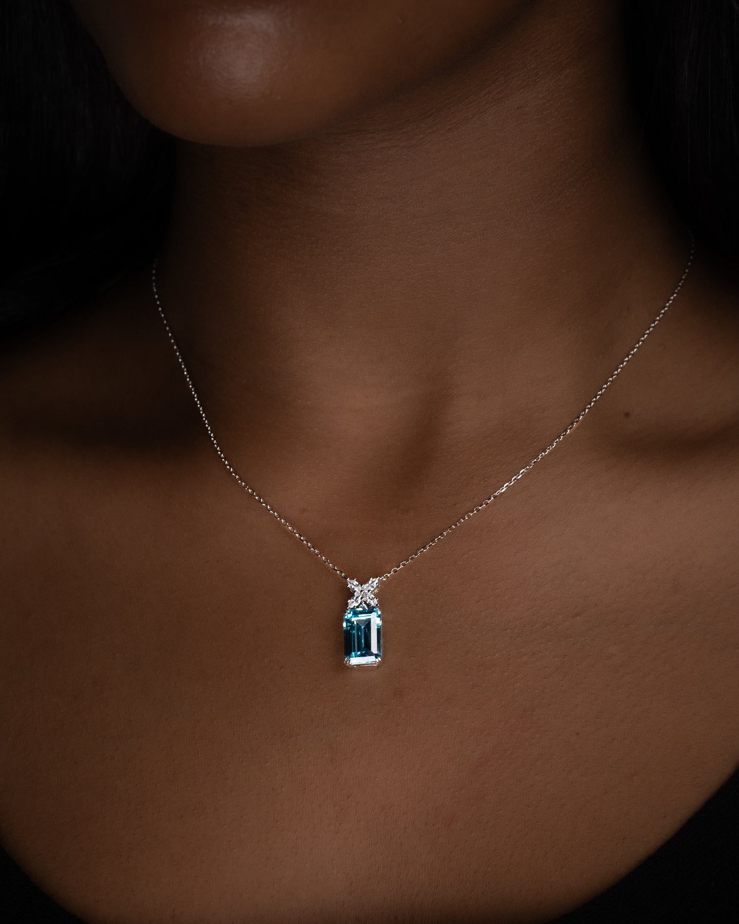 Crystal Blue Necklace - Kejsar