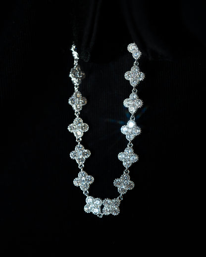 Elegant Clover Bracelet